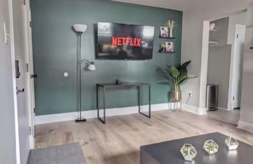 Potomac West Apartment | Stylish & Cozy #1 8 mins to DCA & Washington DC