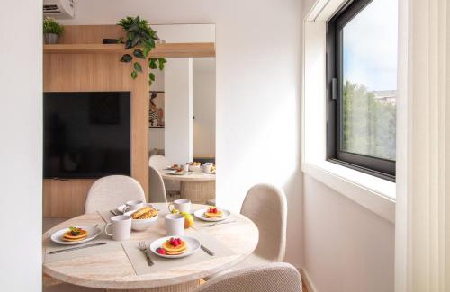 Bonfim Apartment | Stylish & Cozy 1BR with AC by LovelyStay