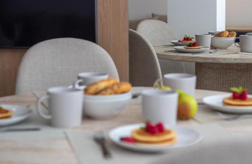 Bonfim Apartment | Stylish & Cozy 1BR with AC by LovelyStay