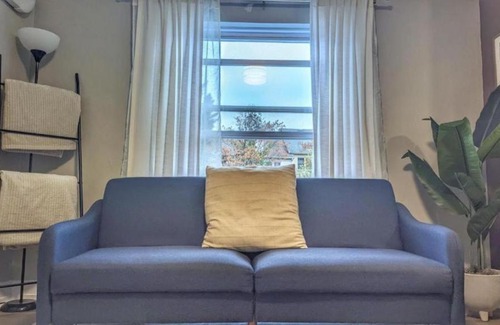 Potomac West Apartment | Stylish & Cozy #2 8 mins to DCA & Washington DC