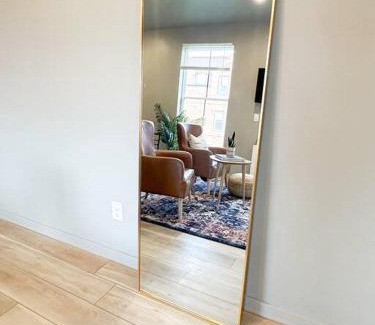 Detroit Apartment | Stylish Cozy Studio in Detroit