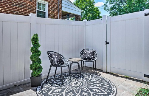 Michigan Park Apartment | Stylish DC Studio about 5 Mi to National Mall!
