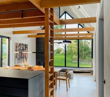 Grunow House | Stylish Design Retreat Near The Lake