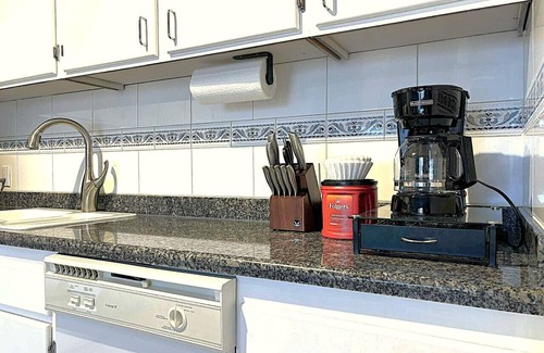 Mission District Apartment | Stylish DT Views at Stampede w/Free Parking, AC