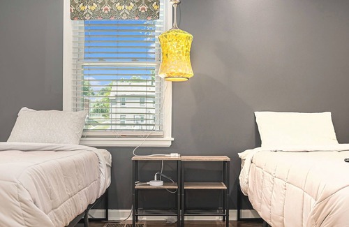 Dundee-Happy Hollow Historic District House | Stylish Dundee Home 4min UNMC, 15min CHI Center