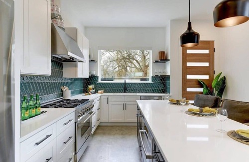 East MLK House | Stylish Elegant Construction | Heated Pool