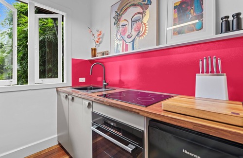 New Farm Apartment | Stylish escape in the heart of New Farm