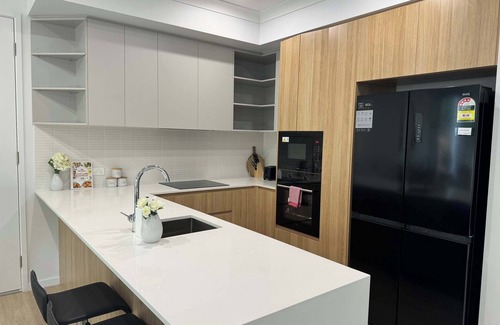 Gold Coast House | Stylish Family 3BR in Central Hope Island, Family