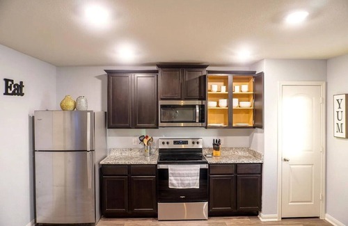 Medina Valley House | Stylish, Family-Friendly Retreat Near Lackland AFB, SeaWorld & More!