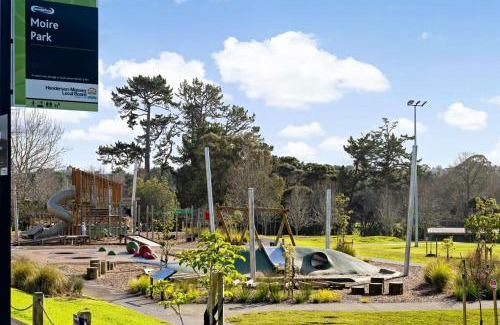 Massey Villa | Stylish Family Parkside Escape near Westgate