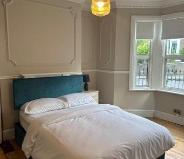 Plumstead House | Stylish Four-Bed Haven Near Greenwich