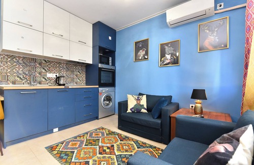 Kvartal Noviya Grad Apartment | Stylish fully equipped studio with AC across from the gondola station!