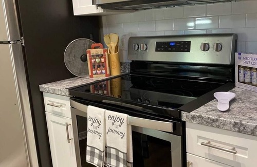 Legacy Park Apartment | Stylish, fully functional Living