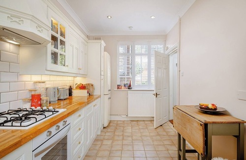 Stansted House | Stylish 3-Bed Home Close to Stansted Airport