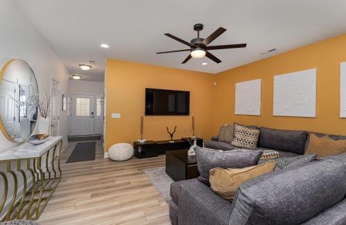 Southeast Raleigh House | Stylish Getaway near City Center & Coastal Credit Music Park