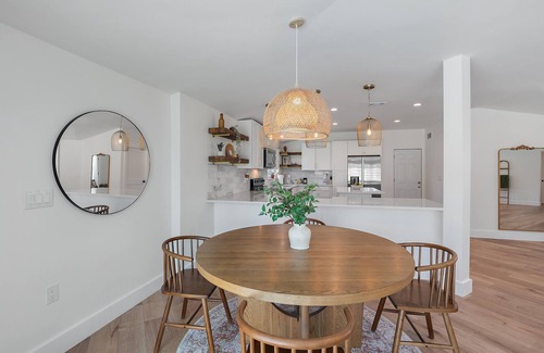Gulf Gate Estates House | Stylish Gulf Gate Retreat w/Private Pool Near Siesta Key