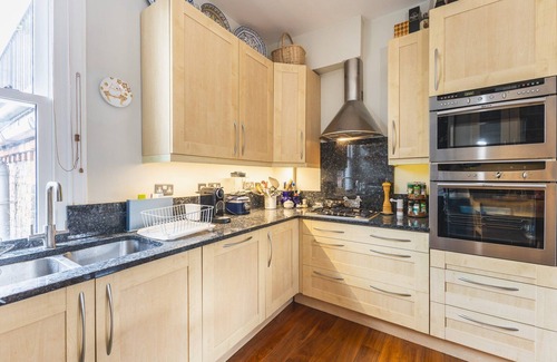 Gospel Oak Apartment | Stylish Hampstead Retreat by the Heath