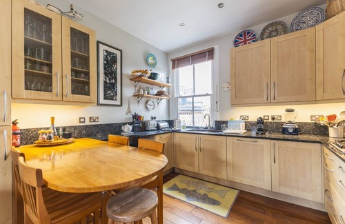 Gospel Oak Apartment | Stylish Hampstead Retreat by the Heath