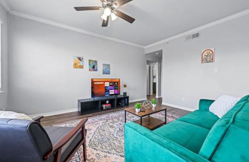 Fossil Creek Apartment | Stylish Haven 2 BR, 2 BA Pool