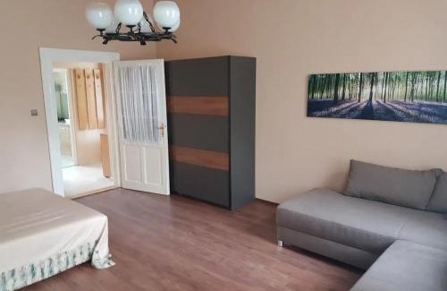 Obuda Apartment | Stylish historic flat for 4 in heart of OldBuda
