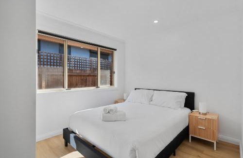 Sorell House | Stylish Hobart Gateway - Renovated & Pet Friendly