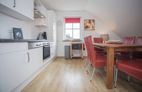 Neuastenberg Apartment | Stylish holiday home in Sauerland with view. Comfort for 6 people, directly at ski area and hiking trails.