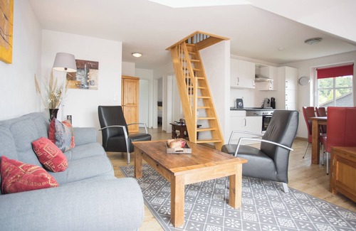 Neuastenberg Apartment | Stylish holiday home in Sauerland with view. Comfort for 6 people, directly at ski area and hiking trails.