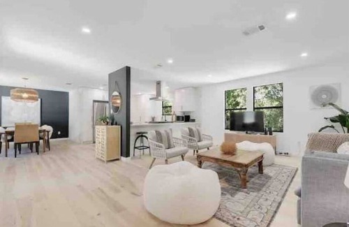 Austin House | Stylish home 15 minutes from S Congress and ACLn