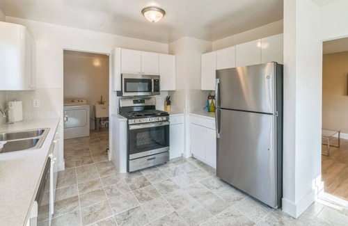 Madison Heights House | Stylish Home Close to Downtown Royal Oak 4BD, 2BA