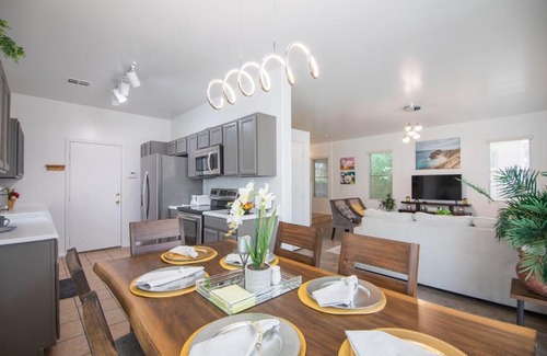 Laveen Village House | Stylish Home Phoenix - Low Rates NOW!