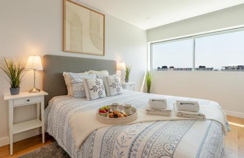 Campanha Apartment | Stylish Home with Balcony & Garage by HostWise