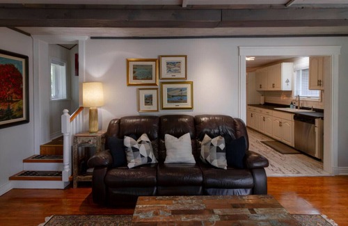 Prince Edward House | Stylish home with gym! Walk to downtown Picton