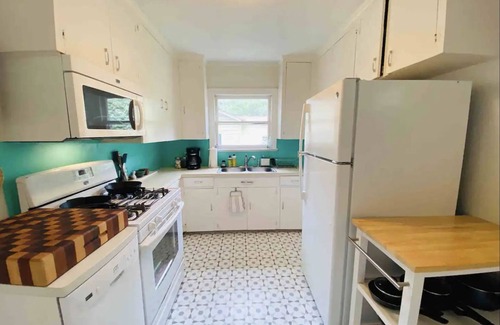 South Lamar House | Stylish home with pool and big yard in central Austin