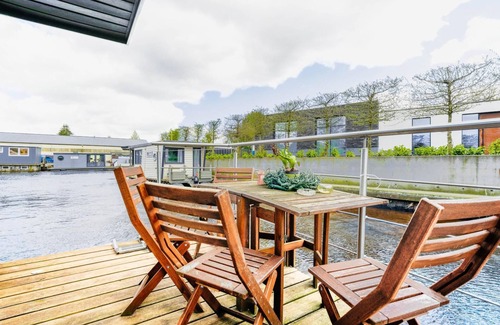 Zwartsluis Boat Rental | stylish Houseboat 2 bedrooms near Giethoorn