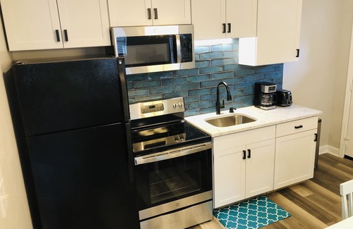 SoHo Apartment | Stylish Hyde Park mother-in-law suite