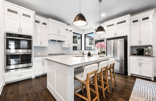 Rowlett House | Stylish Lake House Retreat in Rowlett