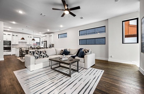 Rowlett House | Stylish Lake House Retreat in Rowlett