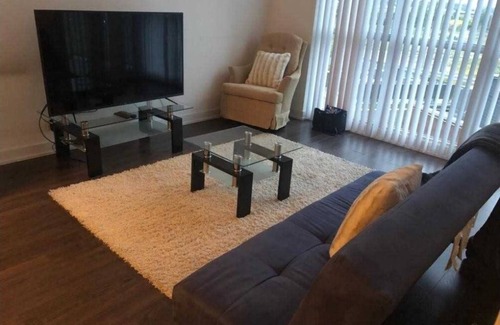 Humber Bay Condo | Stylish Lakeshore Room: Perfect Getaway with Great Amenities!