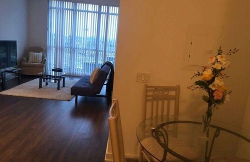 Humber Bay Condo | Stylish Lakeshore Room: Perfect Getaway with Great Amenities!
