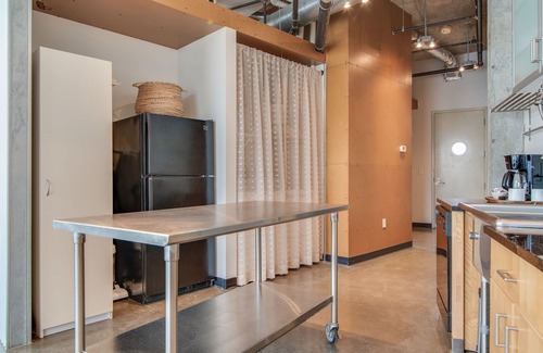 The Gulch Apartment | Stylish Loft in the Heart of Nashville
