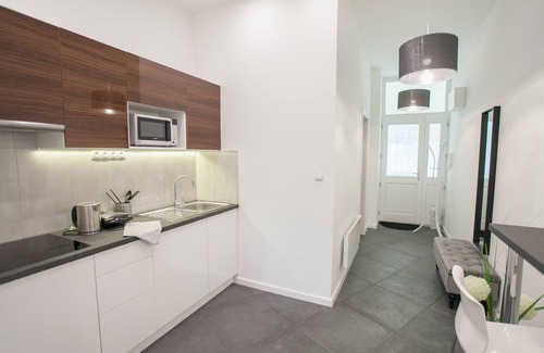 Terezvaros Apartment | Stylish Loft with BALCONY