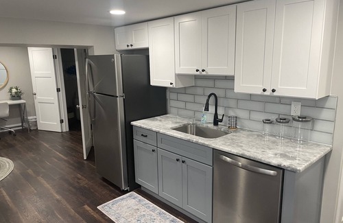 Stanton Apartment | Stylish lower level apartment