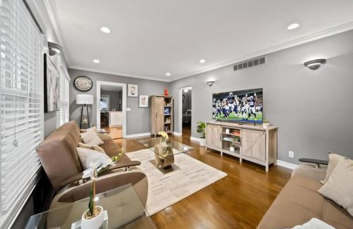 Birmingham House | Stylish Luxurious 3BD Home in the Heart of Downtown Birmingham