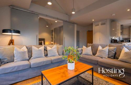 Henley Apartment | Stylish Luxury Apartment in The Centre of Henley