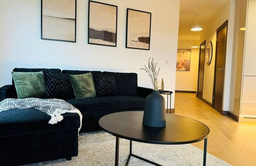 Maidstone Apartment | Stylish Maidstone Apt – Private Parking Included