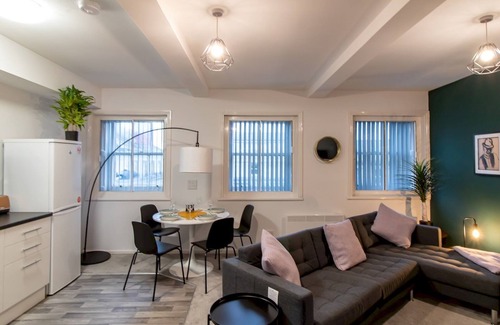 Newcastle-upon-Tyne Apartment | Stylish Maisonette, Newcastle | Pass the Keys