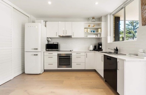 Manly Apartment | Stylish Manly Apartment with Harbour Views