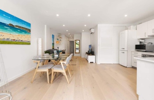 Manly Apartment | Stylish Manly Apartment with Harbour Views
