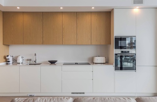 Lagos Apartment | Stylish Marina View apt. (IH 2-3B)