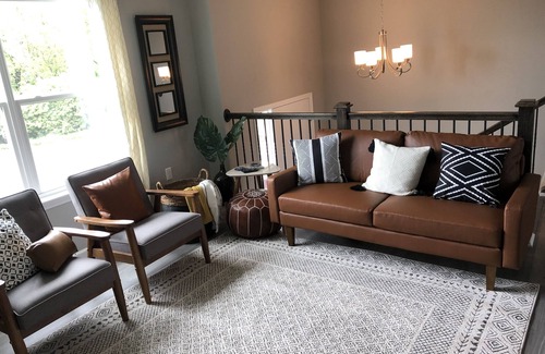 Grandview House | Stylish MidMod Premium 3QueenBdrm Home-Upper Level